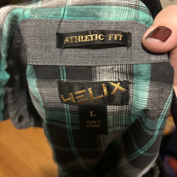 GUC Helix plaid button down flannel - Picture 4 of 4